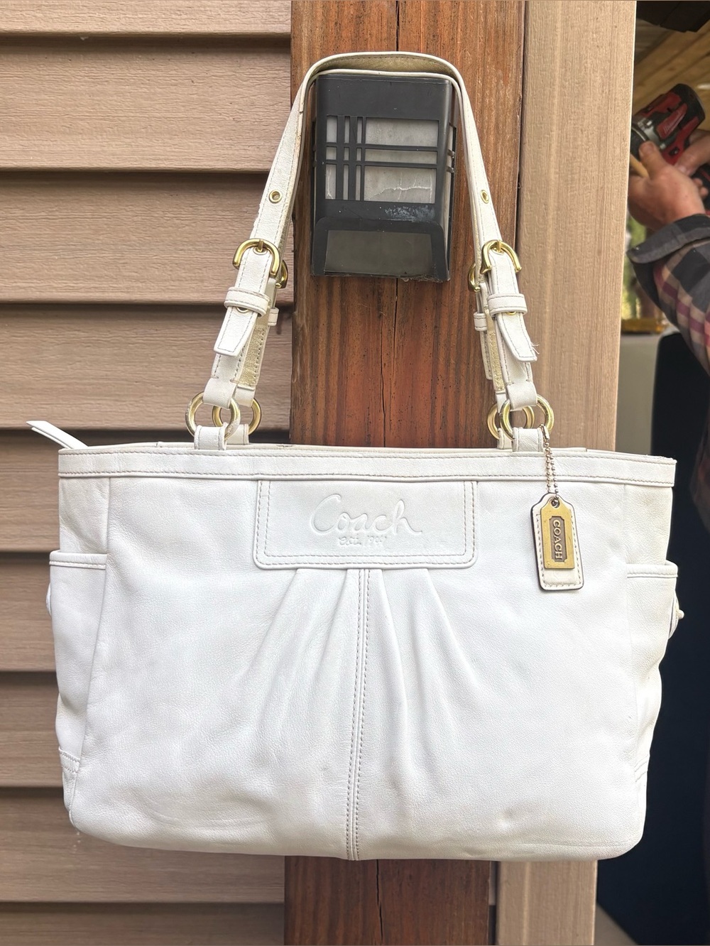 Coach White Leather Shoulder Bag with Gold Hardware